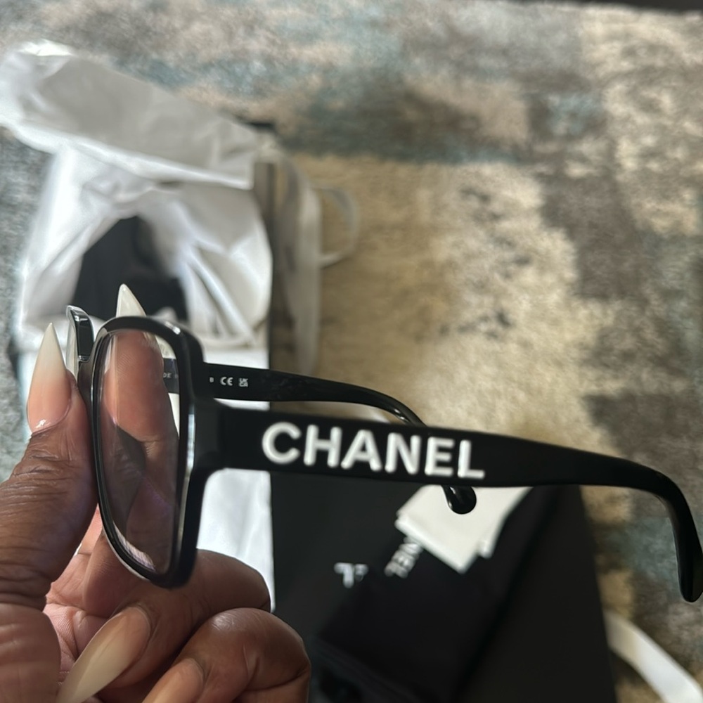 Chanel glasses worn once